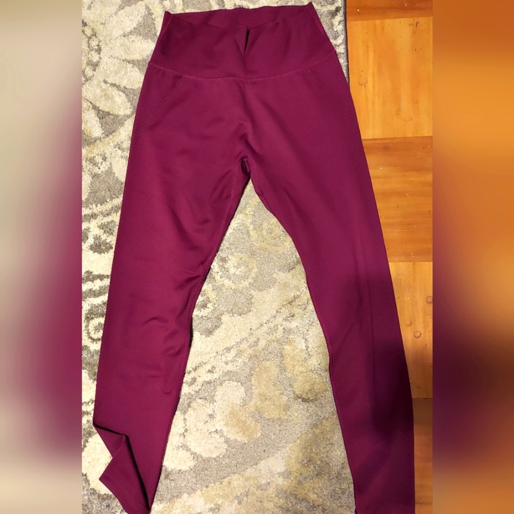 L Buffbunny Lit Laser Cut Leggings